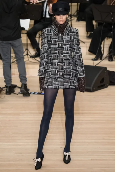 Look 28